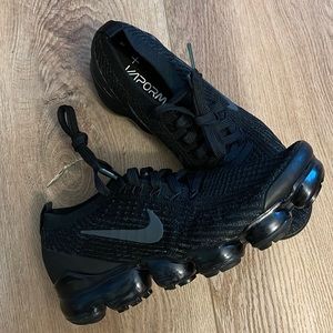Nike Air Vapormax Flyknit 3 Triple Black Women’s Size 10 Sneaker Shoe NWOB